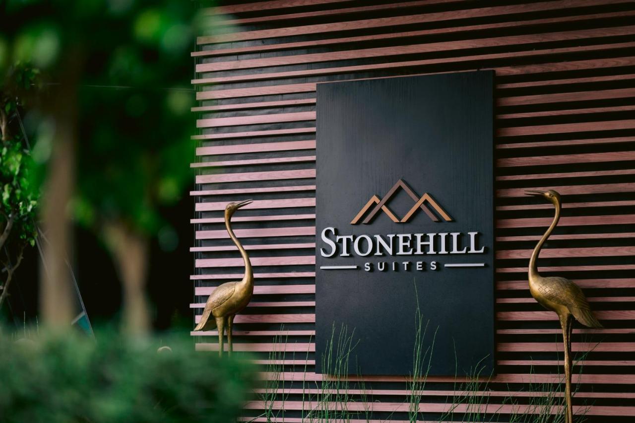 Stonehill Suites Bacolod Eksteriør billede