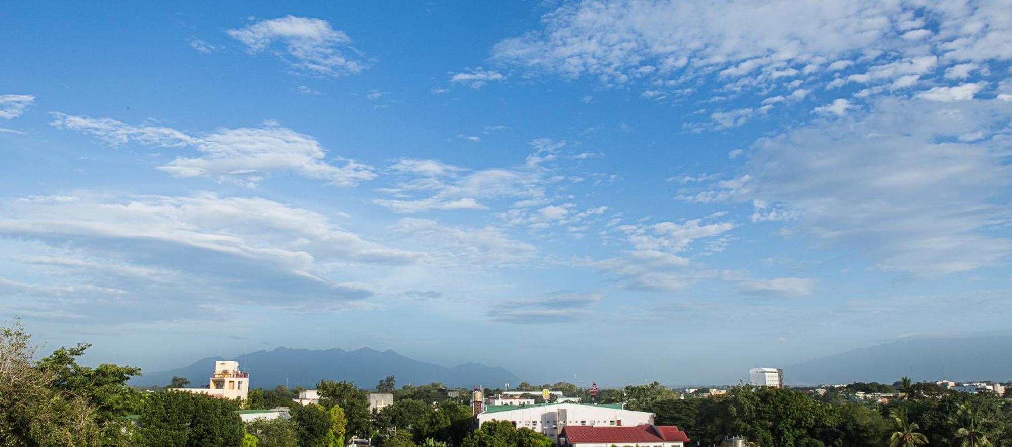 Stonehill Suites Bacolod Eksteriør billede