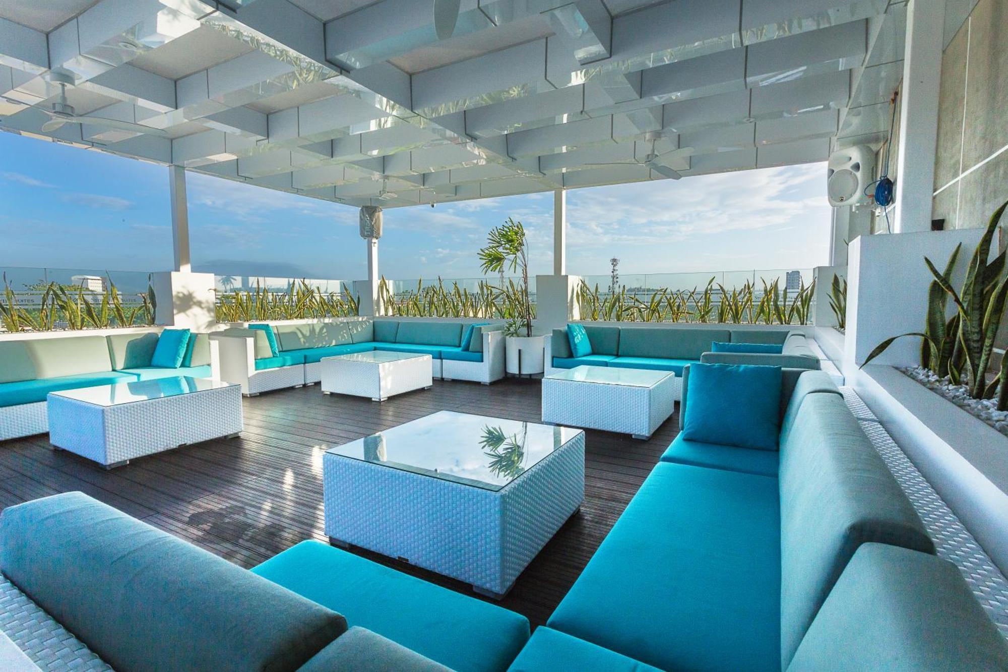 Stonehill Suites Bacolod Eksteriør billede
