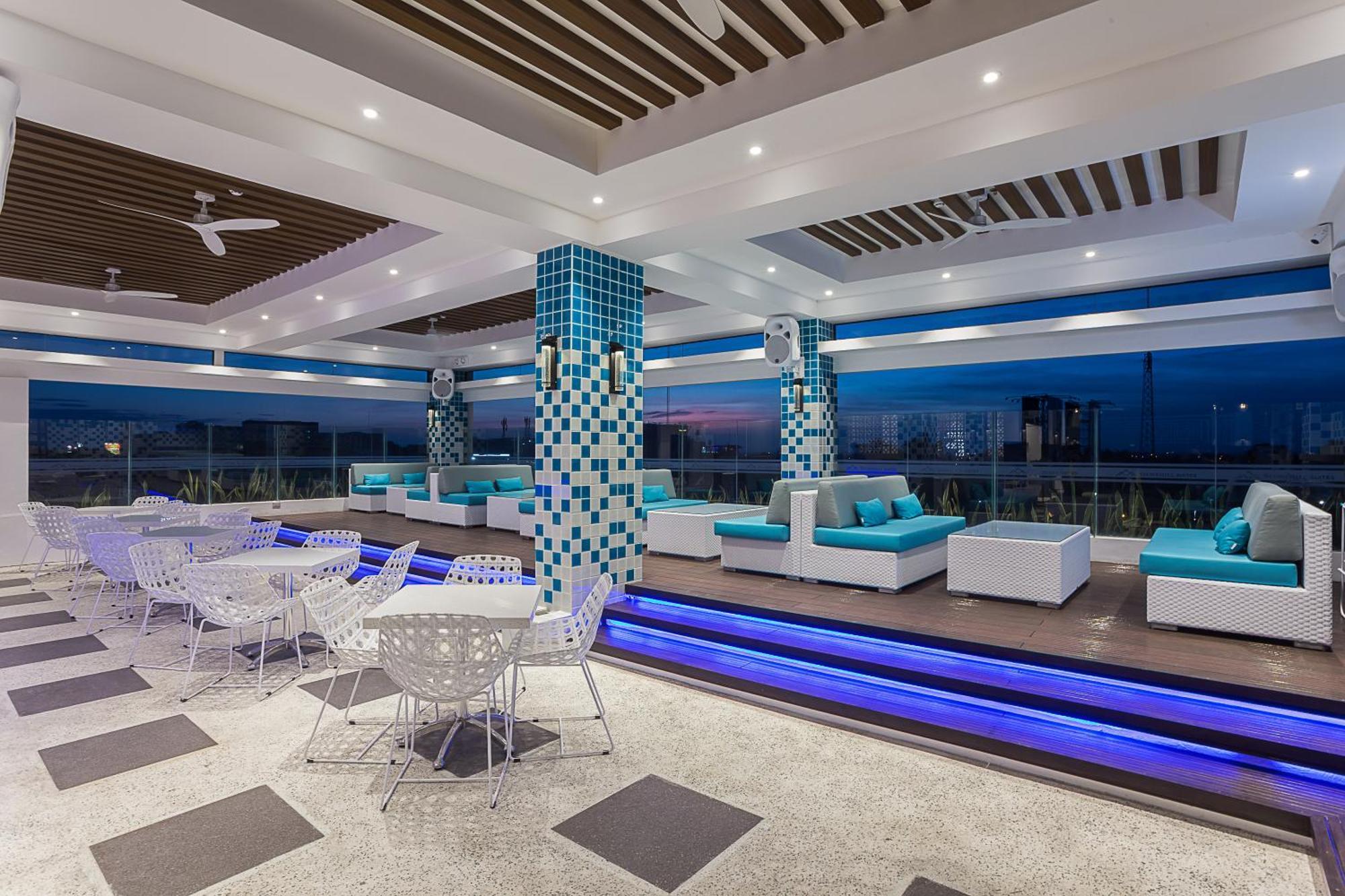 Stonehill Suites Bacolod Eksteriør billede