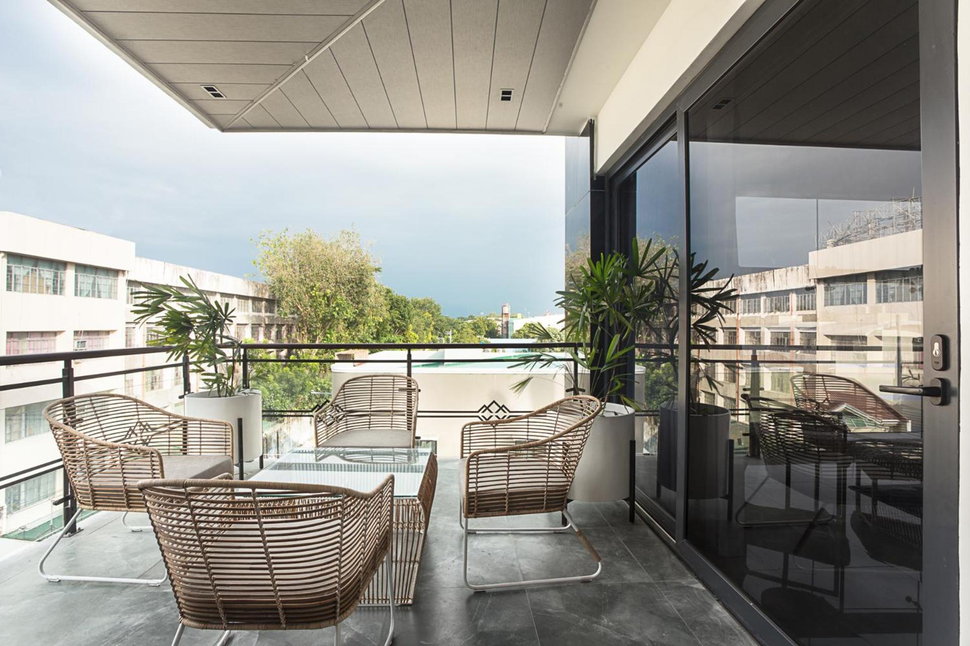 Stonehill Suites Bacolod Eksteriør billede