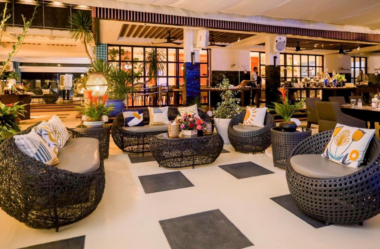 Stonehill Suites Bacolod Eksteriør billede